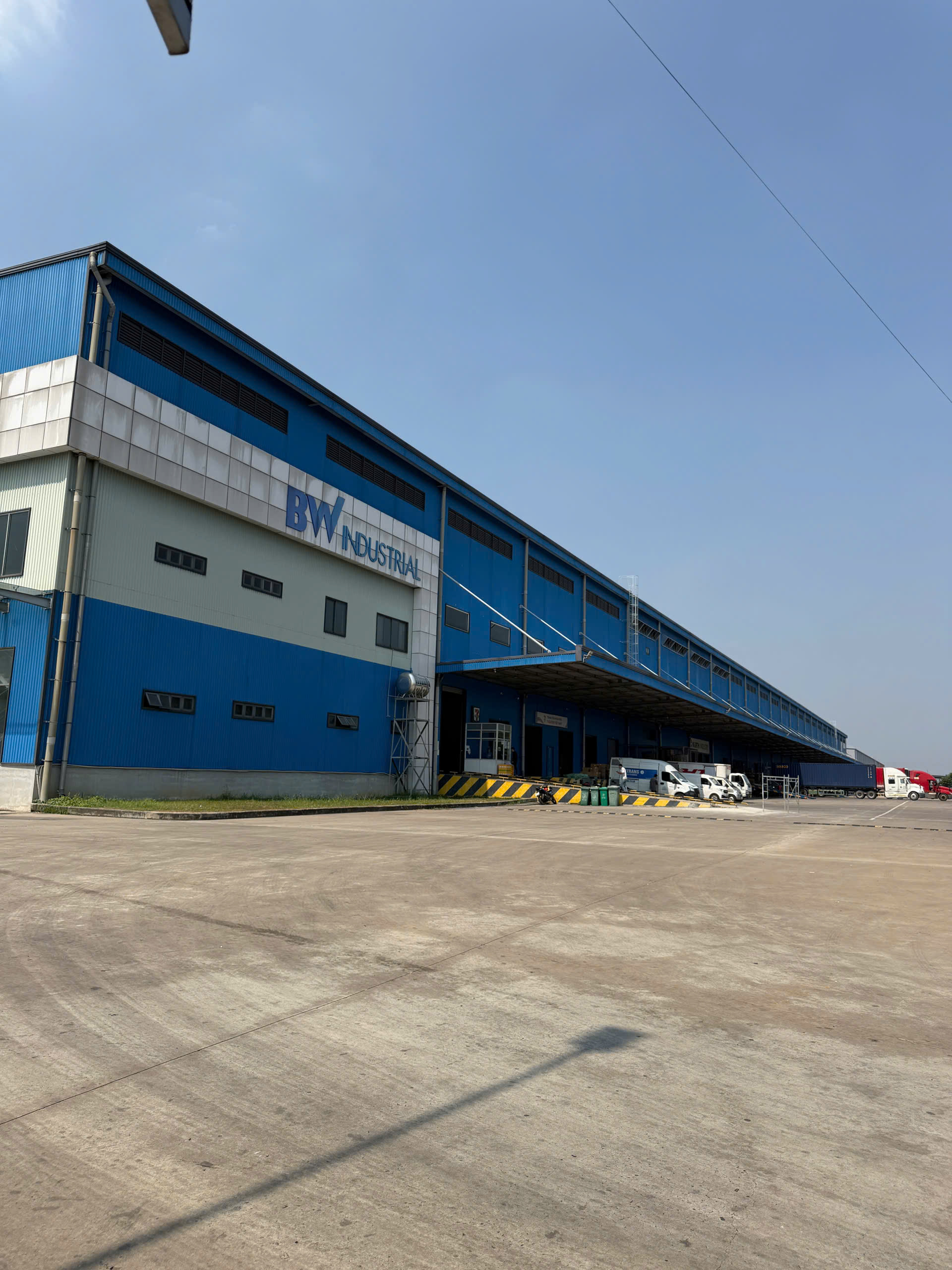 TUYỂN CÔNG NHÂN ĐÓNG GÓI, PHÂN LOẠI, DÁN TEM LÀM TẠI KHO FLASH KCN TÂN PHÚ TRUNG