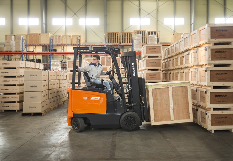 Cty Nhân Kiệt Cần tuyển gấp 10 tài xế xe nâng làm việc tại nhà máy bia HEINEKEN