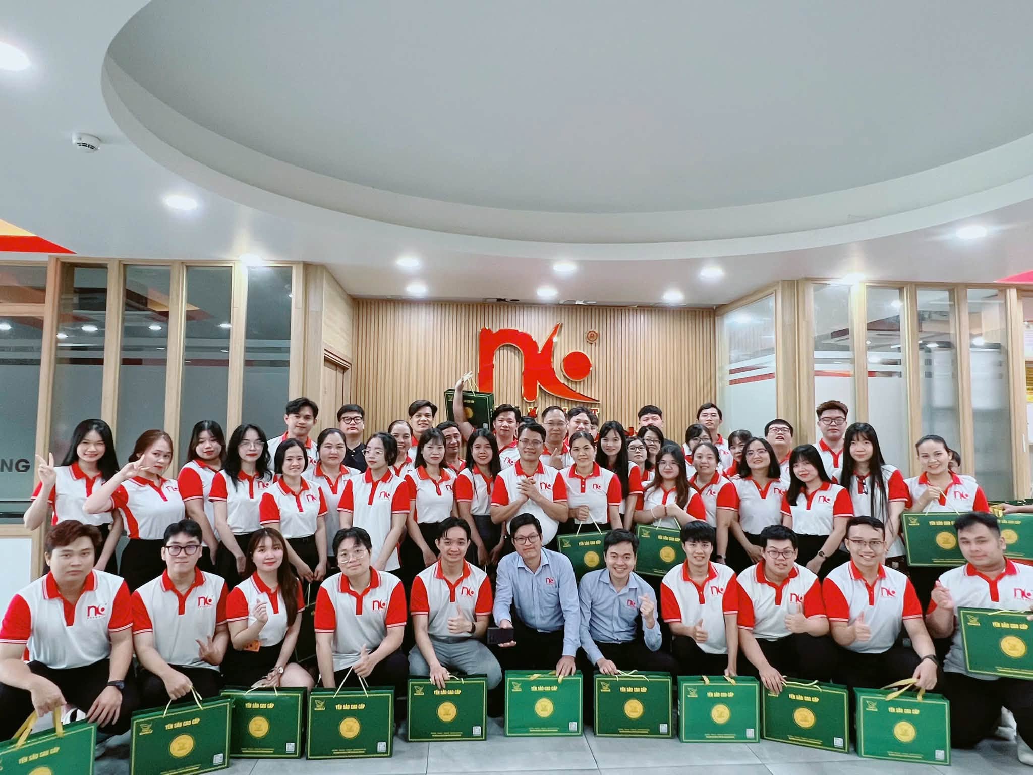 NHÂN KIỆT ĐÓN TẾT TRUNG THU CÙNG CÁC VĂN PHÒNG TRÊN KHẮP CẢ NƯỚC