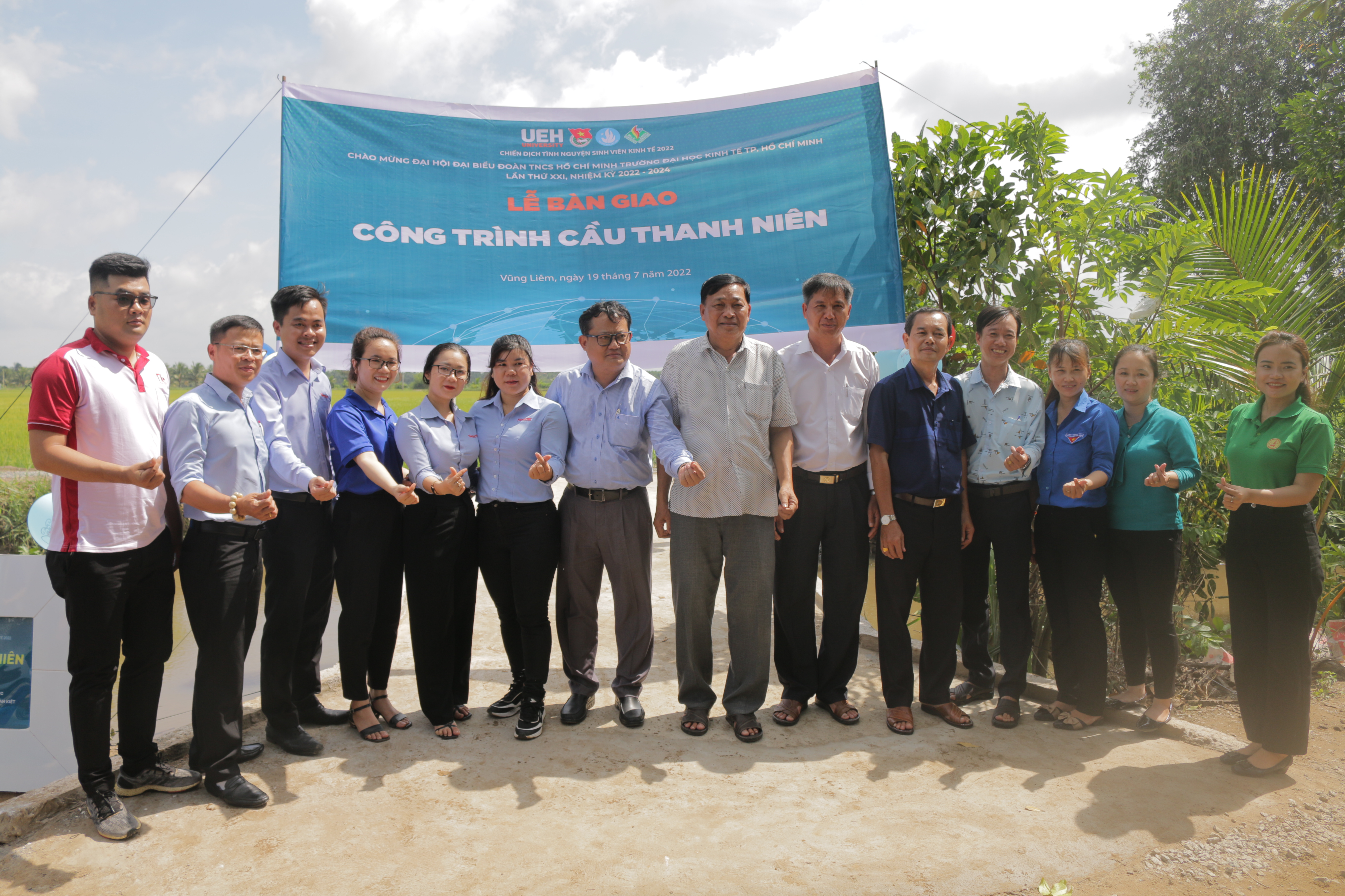 Nhân Kiệt và Lễ Bàn giao Cầu thanh niên tại huyện Vũng Liêm, tỉnh Vĩnh Long