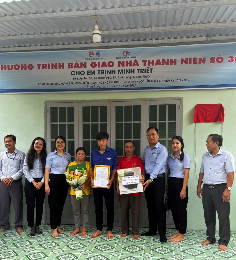 Lễ bàn giao Nhà Thanh niên cho em Trịnh Minh Triết - Bình Phước